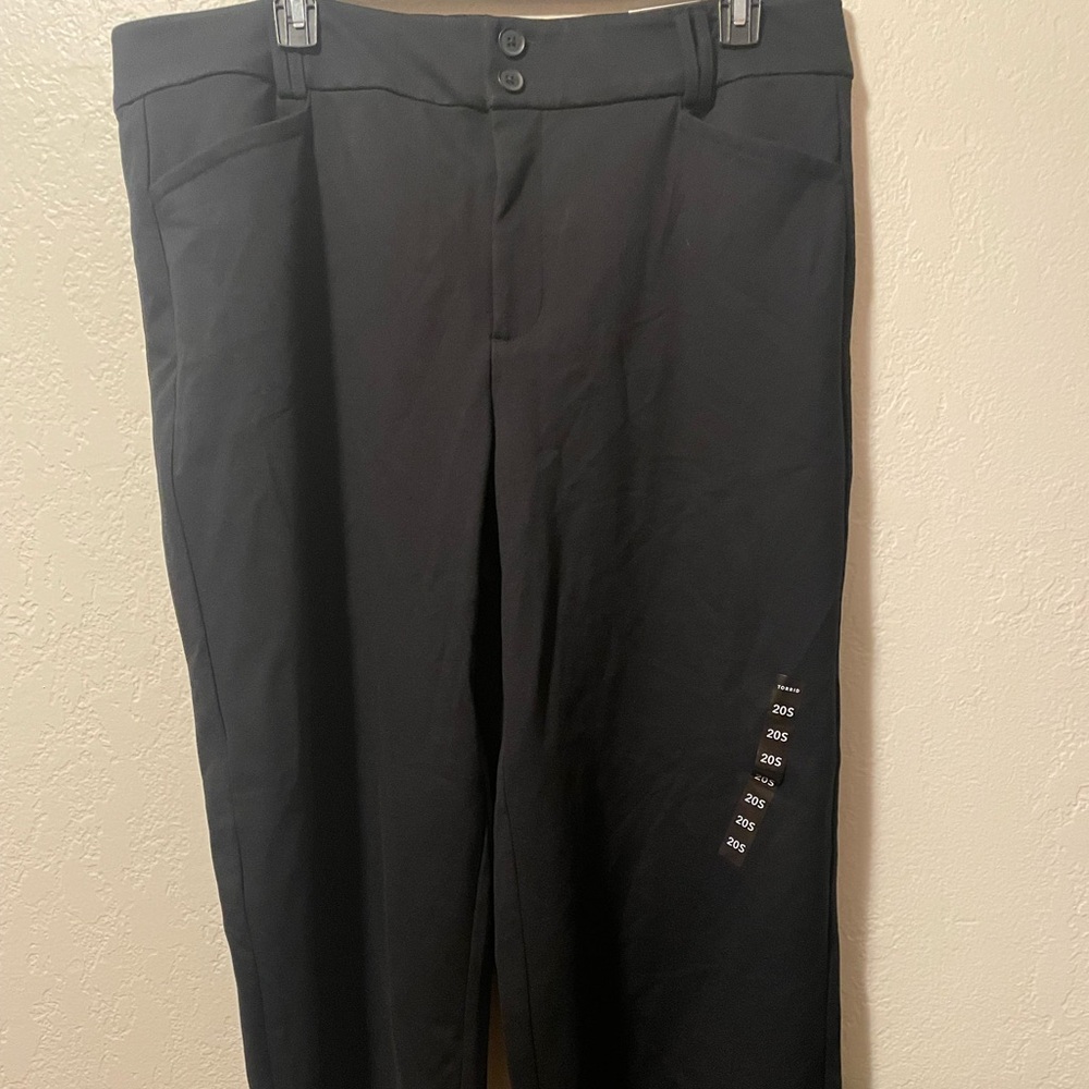 Selling Torrid high rise bike shorte trouser  wide leg, size 20 short length.